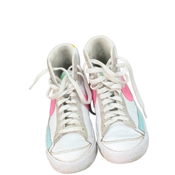 Nike Blazer Mid ‘77 Limited Edition Color. White, Pink, Blue, Yellow Siz… - Picture 3 of 5